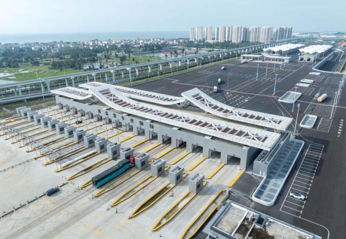 “十四五”期间海南货物贸易进出口突破万亿元